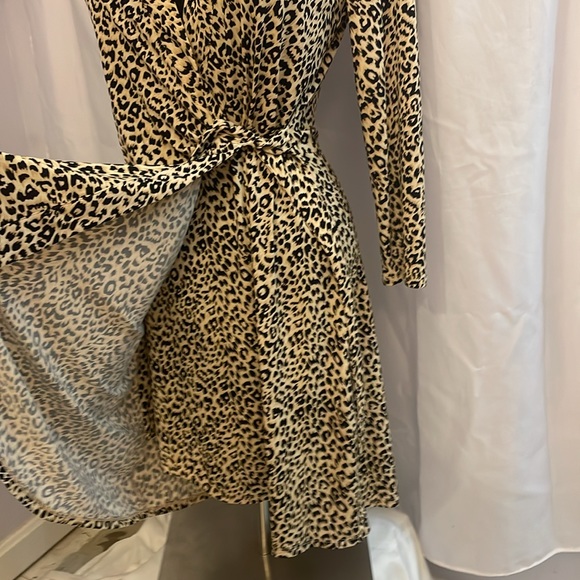 BCBG leopard wrap dress size small - Picture 4 of 13